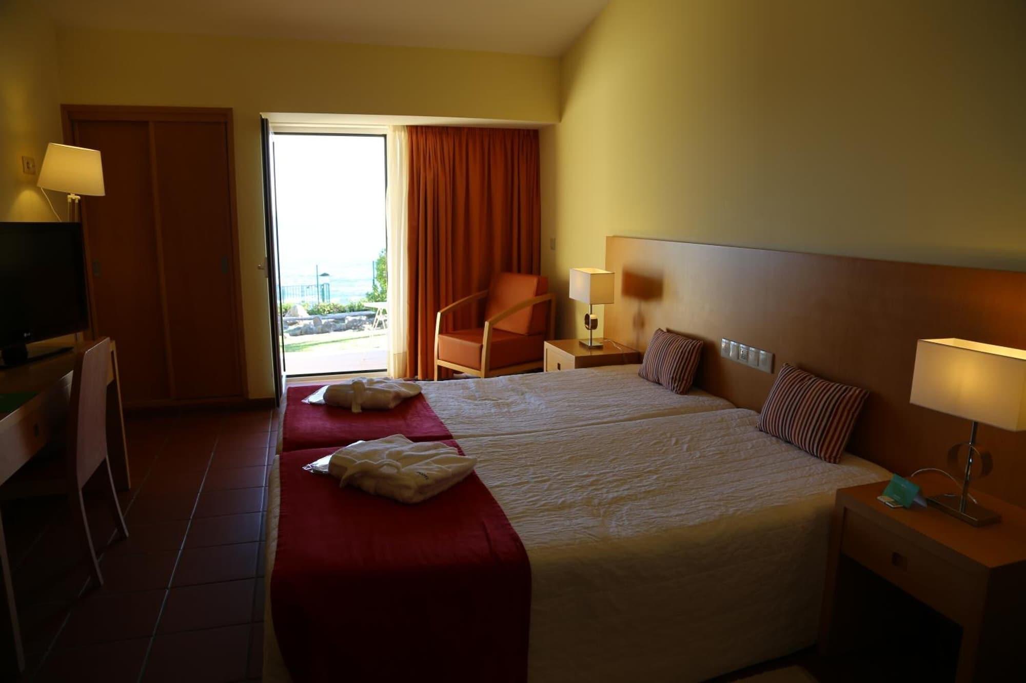 Inatel Oeiras Hotel ภายนอก รูปภาพ
